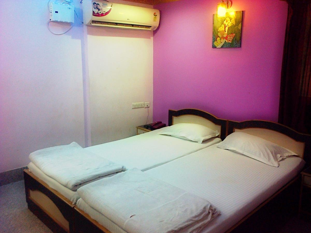 Hotel Mega Palace Patna  Exteriör bild