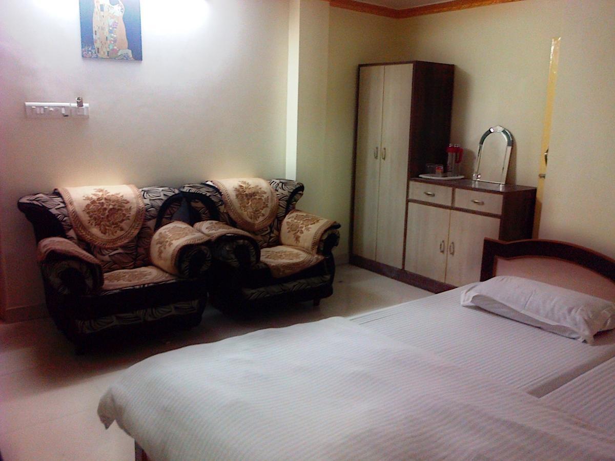 Hotel Mega Palace Patna  Exteriör bild