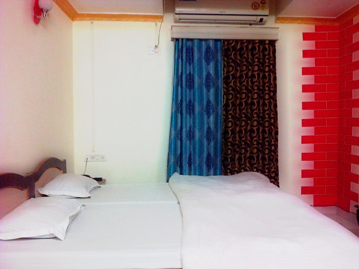 Hotel Mega Palace Patna  Exteriör bild